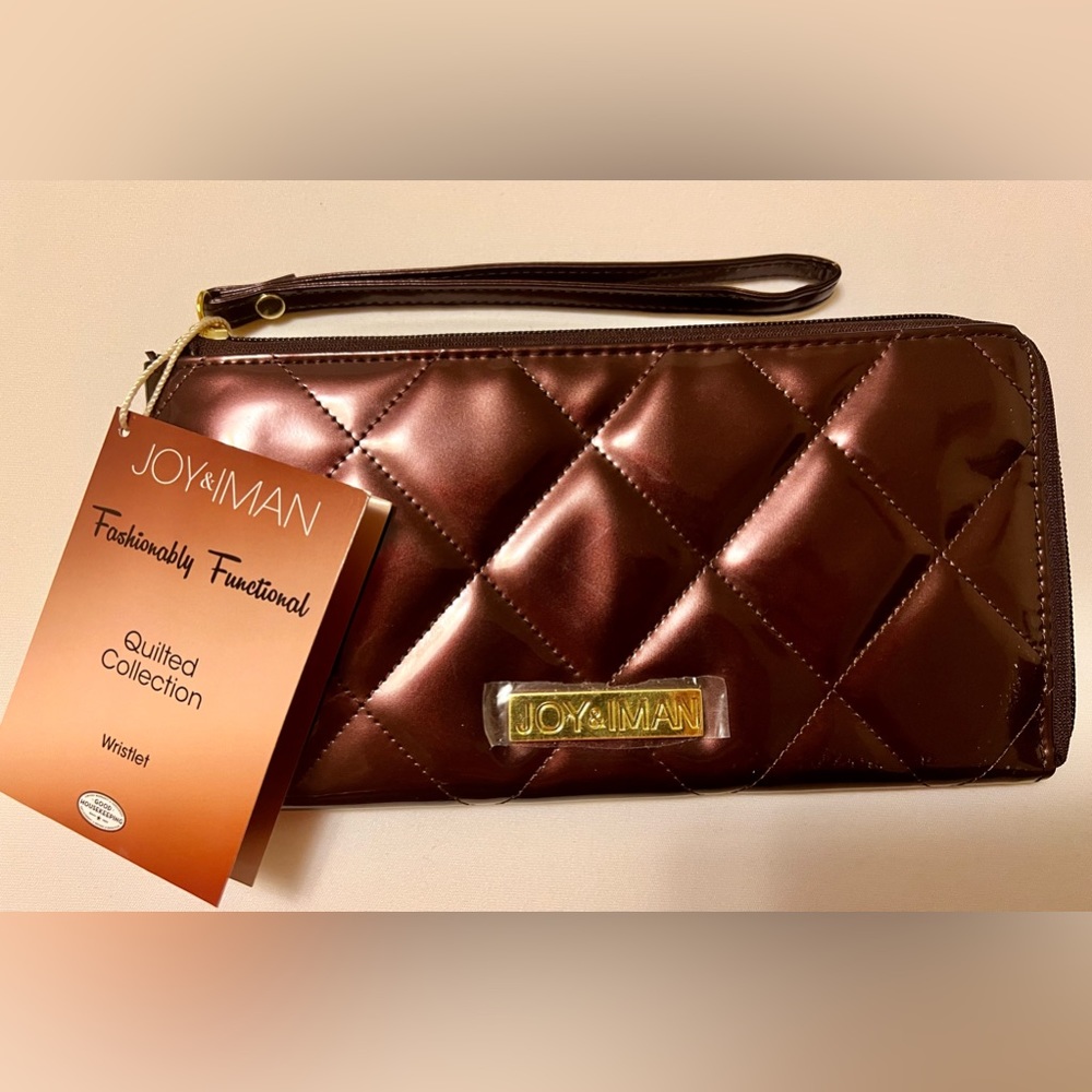 Joy & Iman - Quilted Fashionably Functional Wristlet - Chocolate (NWT)
